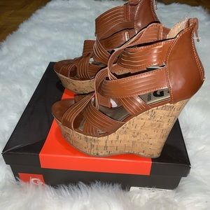 guess platform wedge